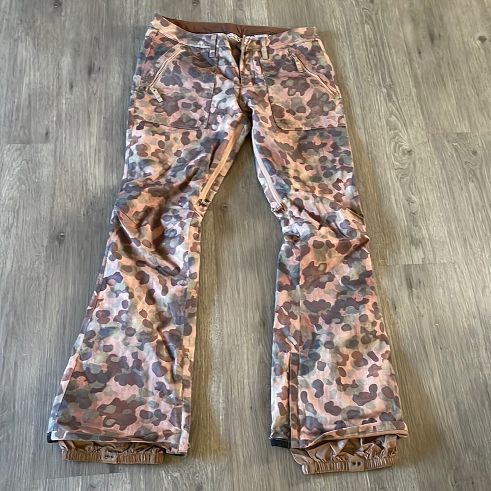 Burton women’s snowboard pants M